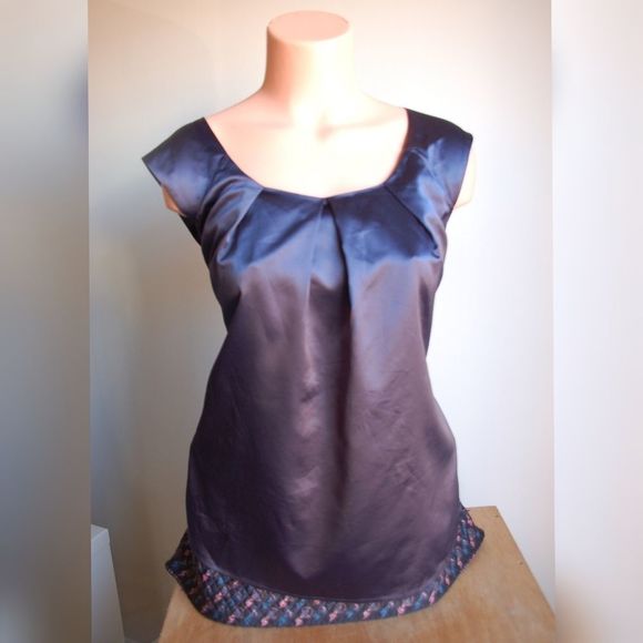 [3/$15] or $5 in bundle -  Silky navy blouse size US 10 - Picture 4 of 10